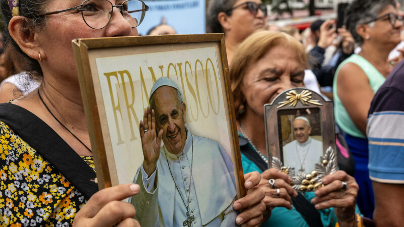 Credincioși, papa Francisc
