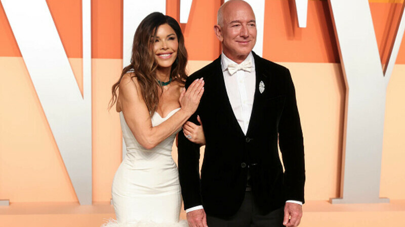 Jeff Bezos şi logodnica lui, Lauren Sanchez