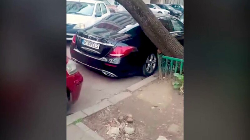 Vântul s-a dezlănțuit în mai zone din țară. În Hunedoara a fost emis cod roșu după ce, la rafală, s-au atins viteze de uragan