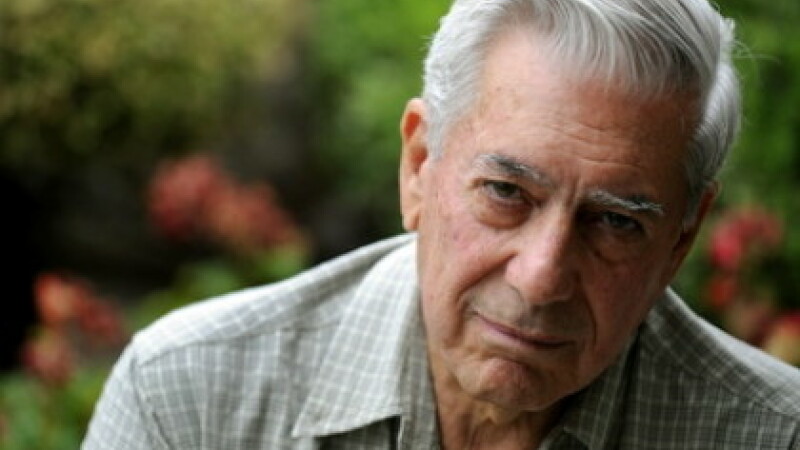 Mario Vargas Llosa s-a intalnit cu fanii sai, carora le-a impartit autografe