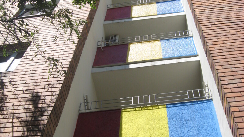blocuri tricolore