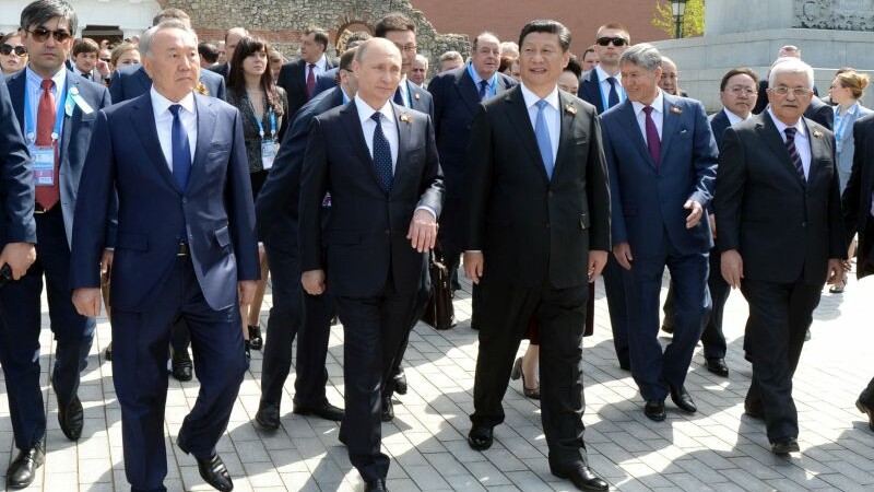 Vladimir Putin in timpul paradei din Moscova