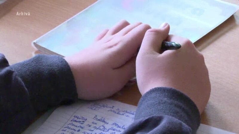 Romania nevoita sa dezobisnuiasca elevii sa invete pentru note. Solutia Ministrul Educatiei: