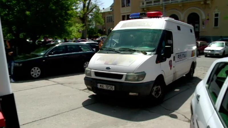 Atacatorul, care a injughiat un tanar in parcarea unui club din Mamaia, retinut de politisti