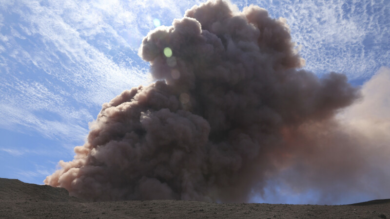 Vulcanul Kilauea din Hawaii a erupt violent după un cutremur de magnitudine 5