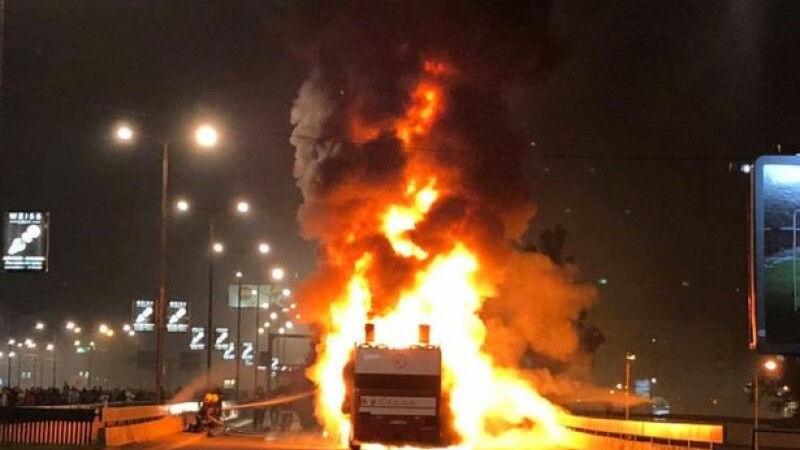 incendiu autobuz steaua rosie belgrad