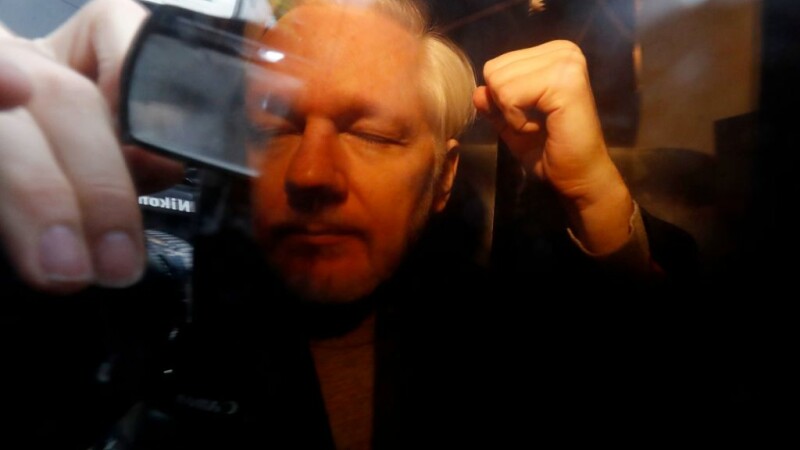 Julian Assange la tribunal