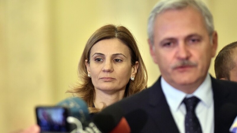 Anca Alexandrescu, consilier pentru Comunicare la Cabinetul presedintelui Camerei Deputatilor, Liviu Dragnea, asista la declaratia de presa sustinuta de presedintele Camerei Deputatilor, la Palatul Parlamentului.