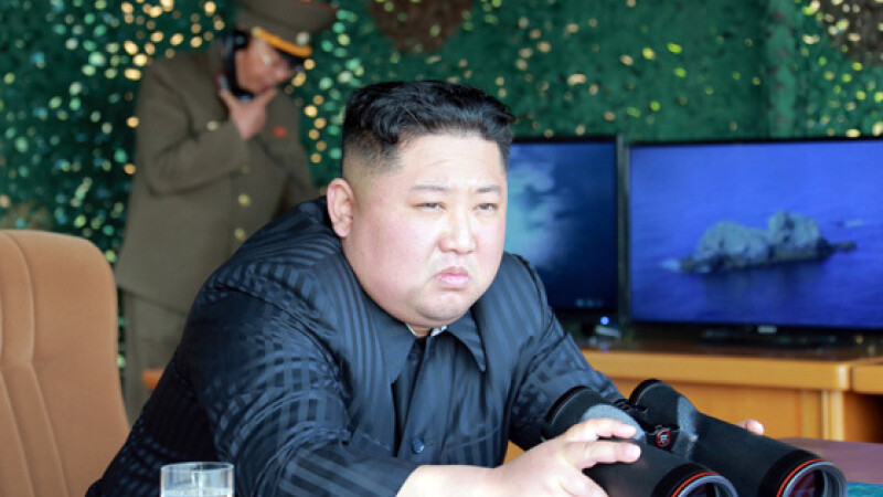 Kim Jong-un supervizează testele nord-coreene cu rachete şi alte tipuri de arme - 7