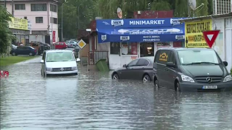 ploaie București
