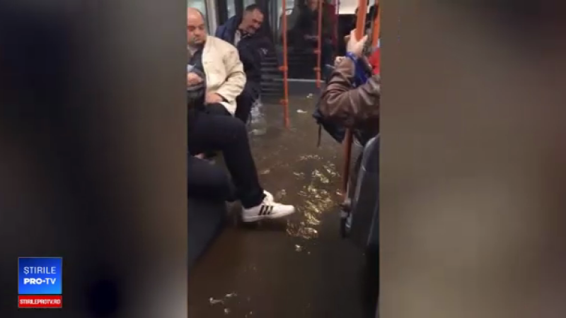autubuz inundat