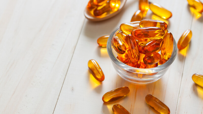 Studiu: Deficiența de vitamina D, asociată cu o rată mai mare a mortalității din cauza covid-19