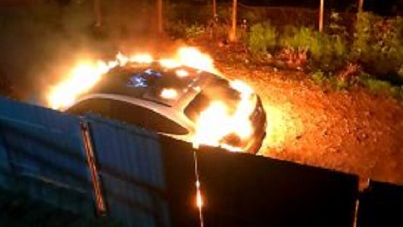 Maşina Loredanei Chivu, incendiată de o femeie care a confundat-o cu presupusa amantă a soţului ei