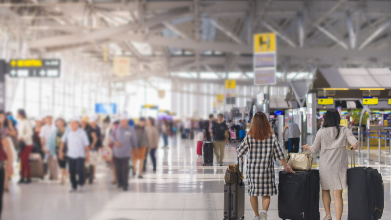 Țara care va testa turiștii la aeroport. Care va fi procedura