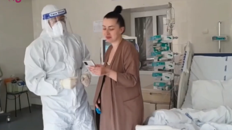 Un spital din Chișinău își pune pacientele gravide care au fost bolnave de Covid să cânte pentru a-și reface plămânii VIDEO