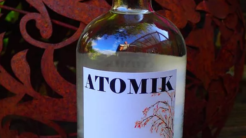 Atomik, băutura alcoolică făcută din mere de la Cernobîl. De ce a fost confiscată de autorități