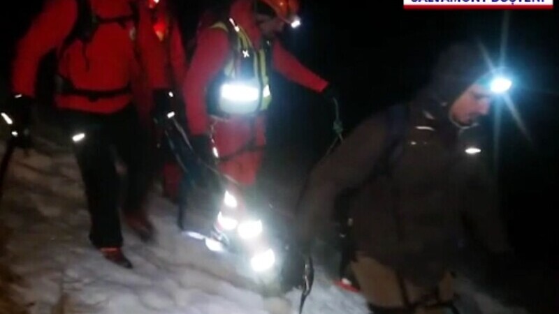 Un schior rătăcit noaptea pe Valea Țapului a fost salvat. Ce a trebuit să facă ca să supraviețuiască