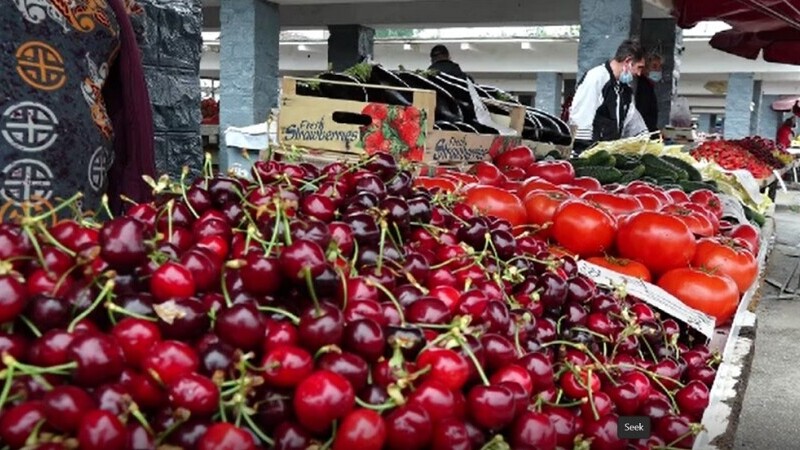 Fructele și legumele românești vor apărea cu întârziere pe tarabele din piețe. Care este motivul