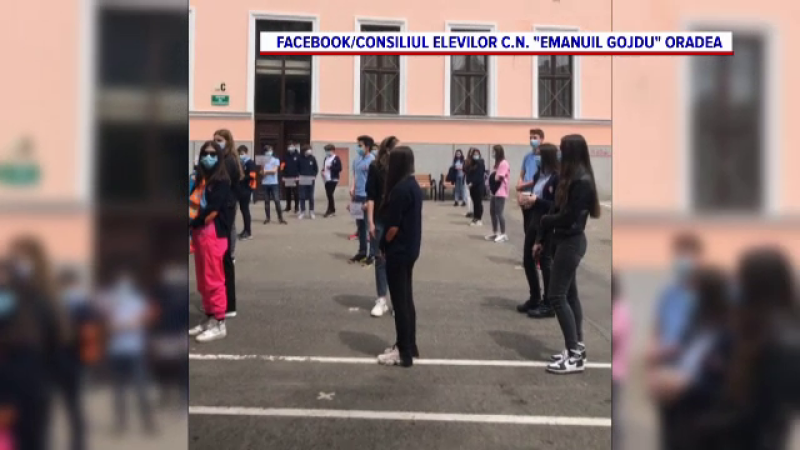 Sute de elevi și profesori din Oradea au protestat față de demiterea directorului unui colegiu