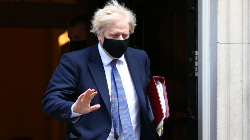Boris Johnson era gata să fie injectat cu Covid în direct la TV, susține fostul său consilier