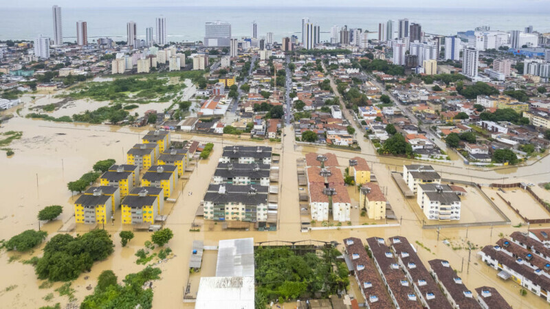 Tragedie în Brazilia, în urma ploilor torențiale. Cel puțin 84 de persoane au murit în nord-estul țării