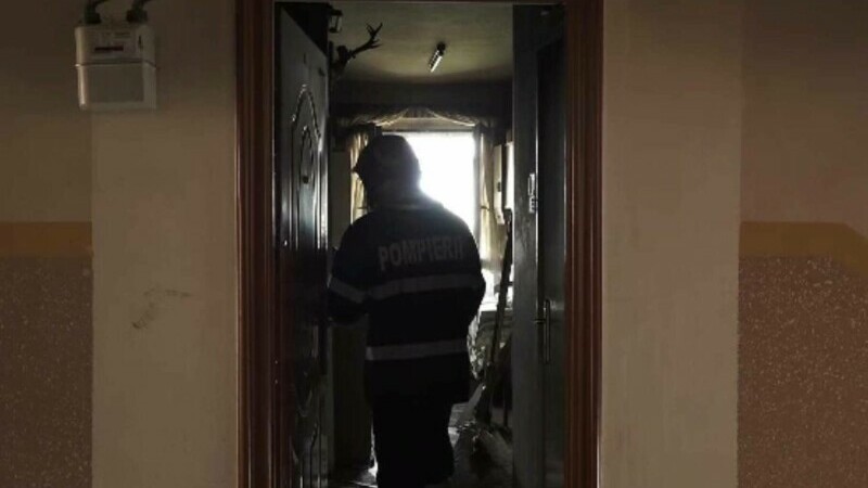 O bătrână a murit mistuită de flăcări în apartamentul ei din Târgu Mureș. Pompierii încearcă să afle cauza incendiului