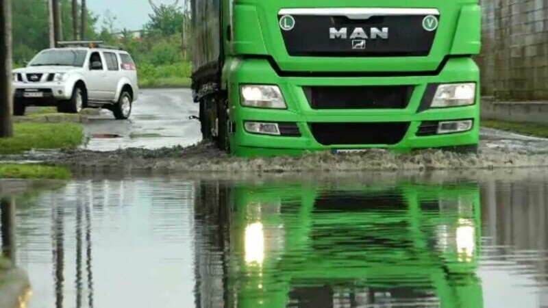 Ploi torențiale, grindină și inundații pe străzile din Maramureș și Cluj. S-au emis și mesaje RO-ALERT