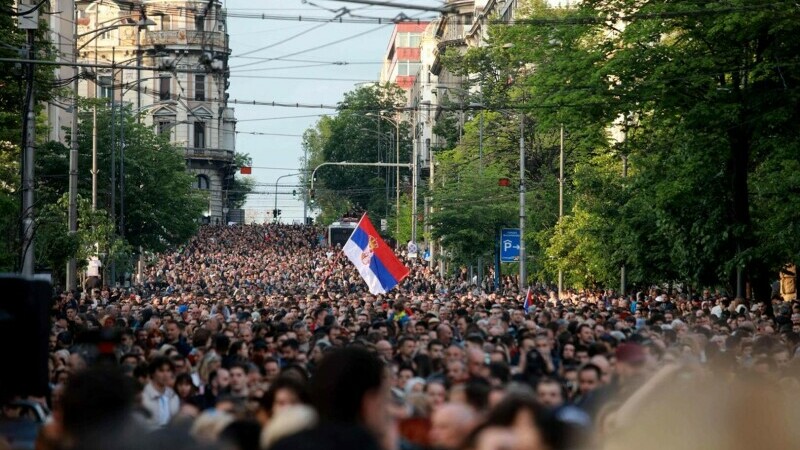protest masiv in Belgrad dupa atentate