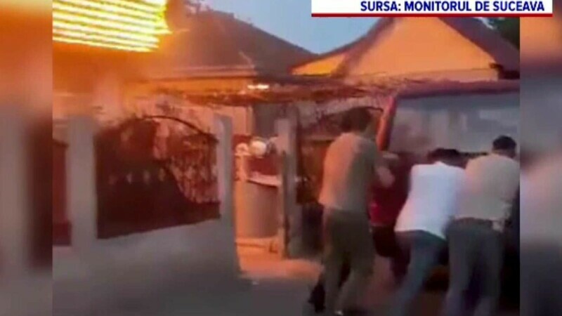 Incendiu violent în casa unei familii din Suceava. Care a fost cauza