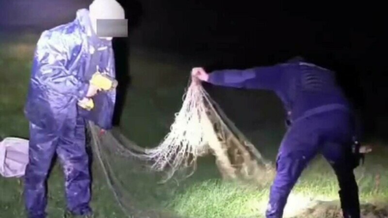 Braconieri prinși pe Siret, de jandarmi. &Icirc;ntinseseră plasele pe un kilometru