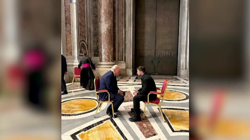 Donald Trump și Volodimir Zelenski la Vatican