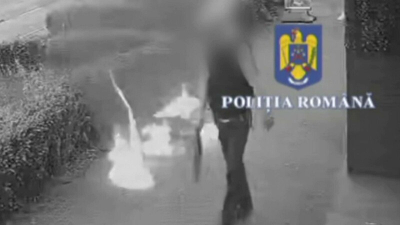 Un bărbat din Pitești ar fi pus foc în fața unei săli de jocuri de noroc