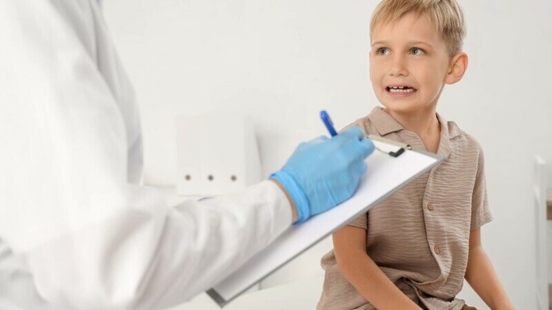 copil la doctor