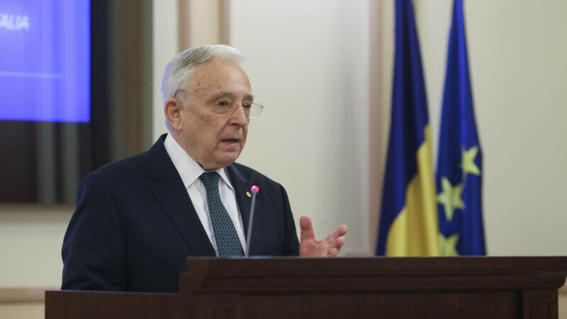 Mugur Isărescu, guvernatorul BNR