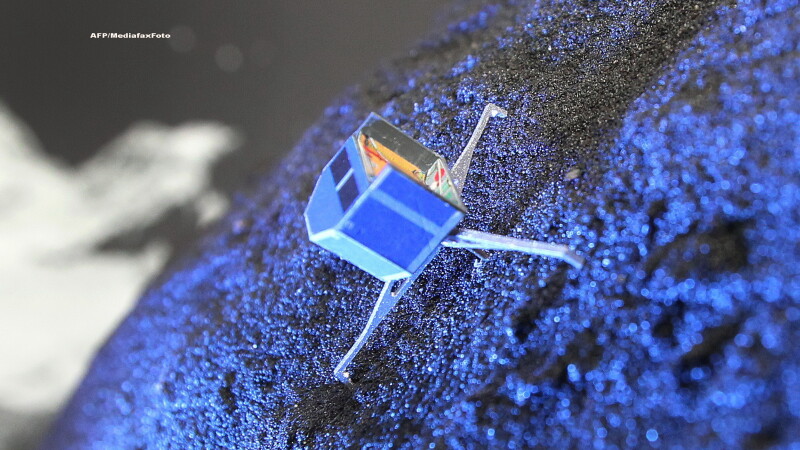 Robotul Philae pe suprafata cometei Ciuriumov - Gherasimenko