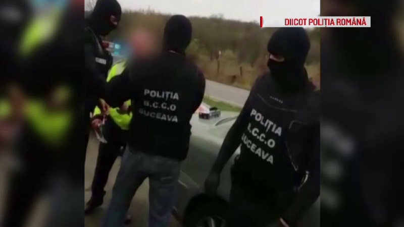 Ce au găsit polițiștii într-o mașină, după o urmărire ca în filme pe străzile din Suceava