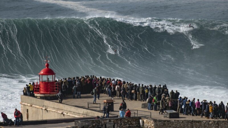 Surfer brazilian, imagini spectaculoase în Portugalia - 3