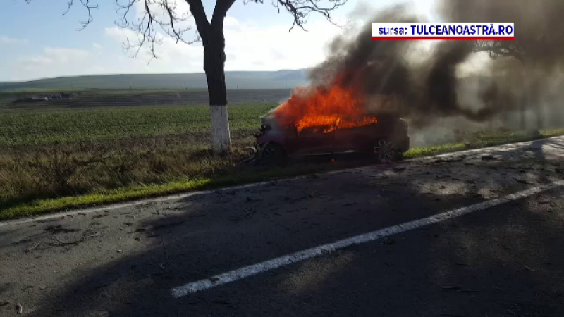 Șoferiță scoasă în ultima clipă dintr-o mașină care a luat foc, în Tulcea