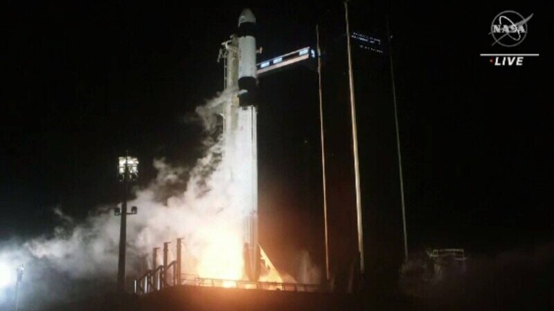 Noua misiune SpaceX a părăsit Pământul. Patru astronauți, cazați pe Spația Spațială Internațională