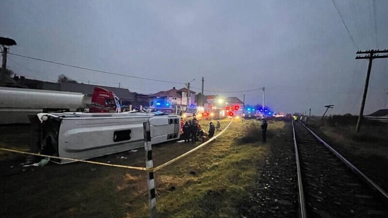 Accident grav între un autocar și o cisternă încărcată cu combustibil. A fost activat Planul Roșu