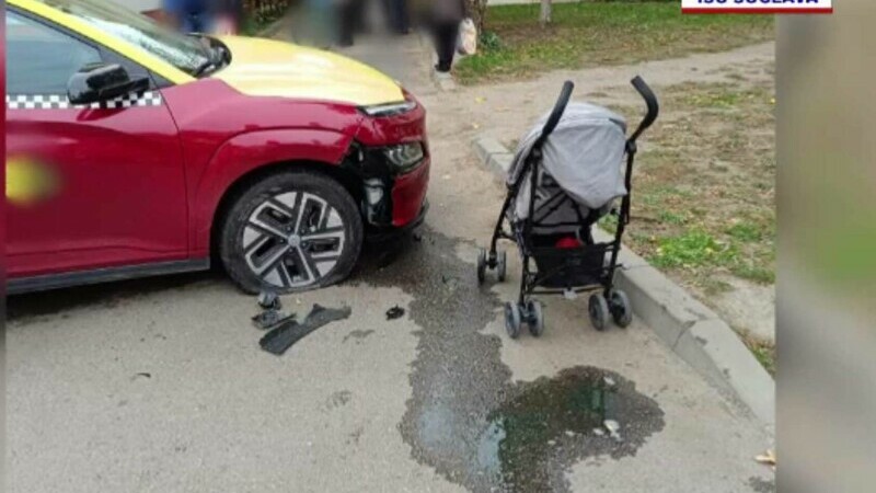 Femeie însărcinată, care împingea un cărucior cu un copil, lovită de o mașină pe trotuar, la Rădăuți. Care este starea victimelor