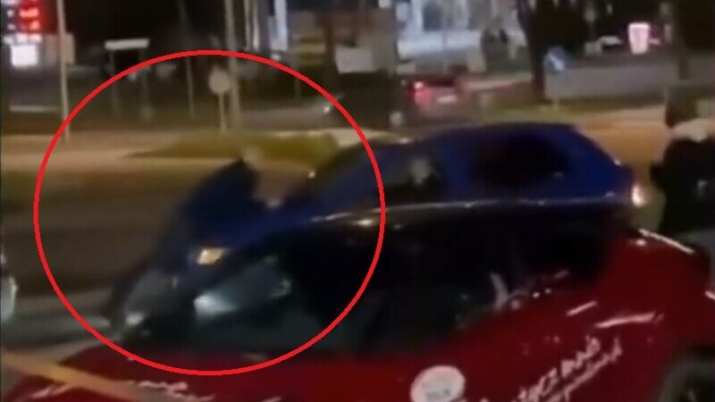 paznic pe capota polonia