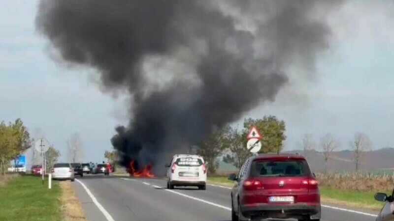 Un camion încărcat cu lemne a ars ca o torță, în Vaslui