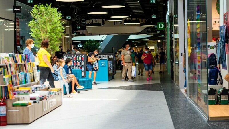 Strategia comercianților din România care se bat cu platformele online. Cum vor să concureze cu produsele ieftine din China