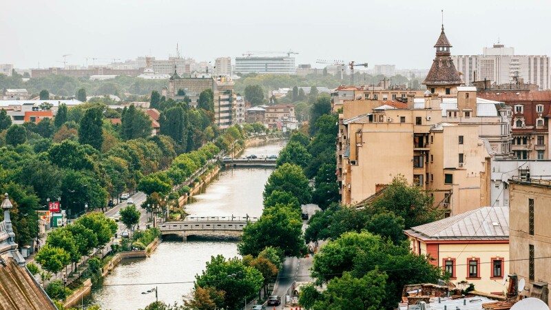 Peste 50% din poluarea Capitalei vine din blocuri și locuințe. Primăria promite schimbări. “Dacă pui gazon, n-ai făcut nimic”