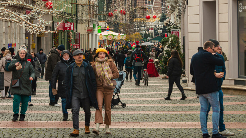 oameni pe strada, romania