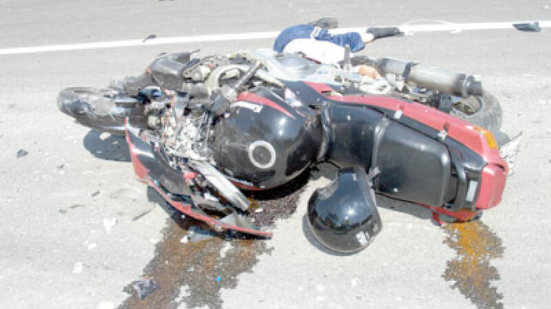 Motociclistul a murit in urma impactului violent