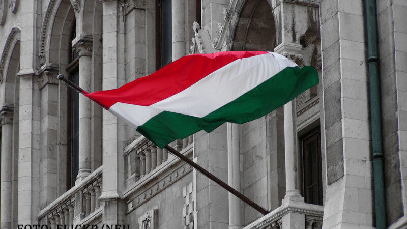 steagul Ungariei pe Parlamentul de la Budapesta