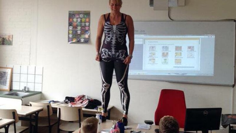 profesoara din Olanda care se dezbraca