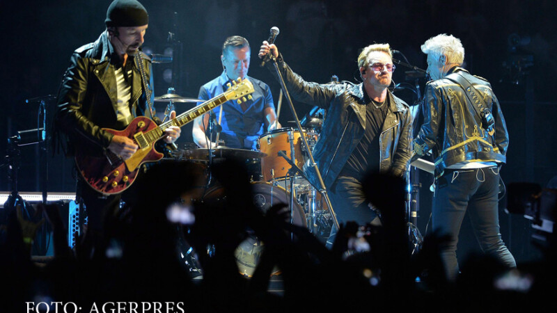U2 in concert